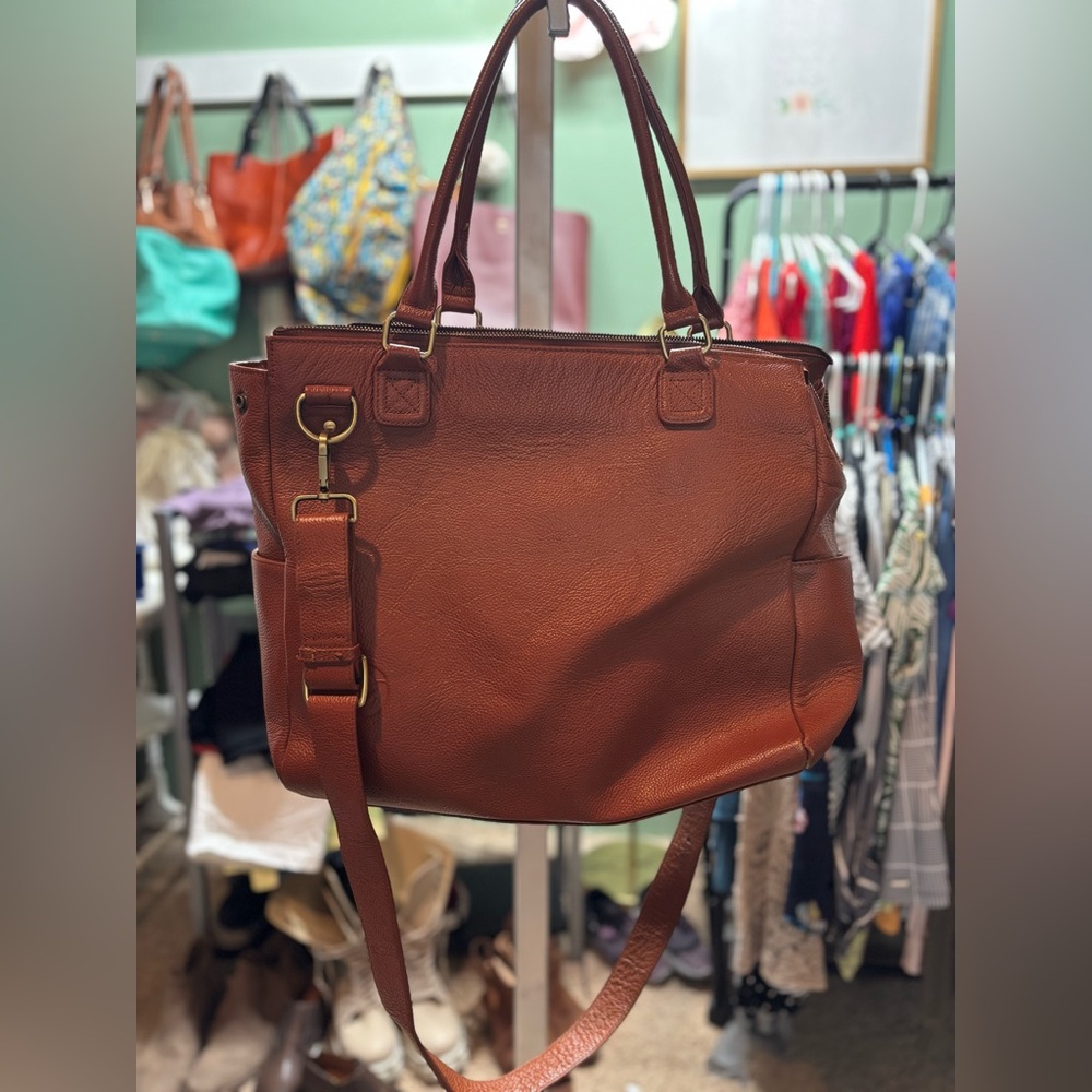 Brown Leather Shoulder Bag with Structured Design